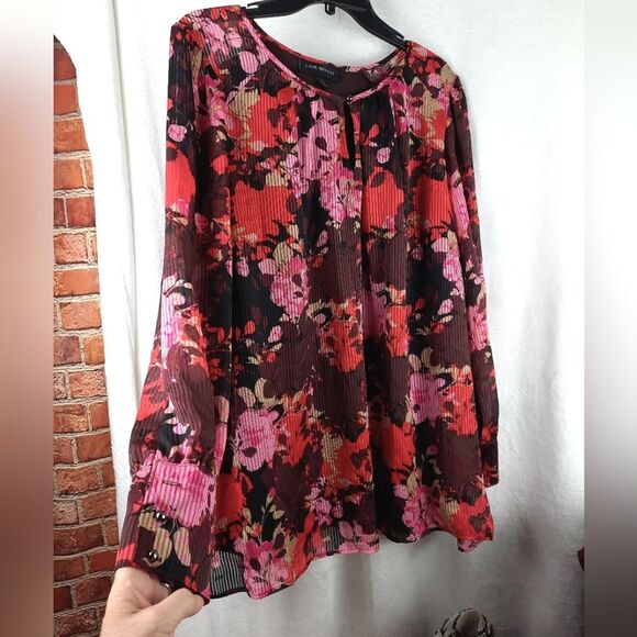 Lane Bryant Vintage Floral Print Feminine Top - Picture 2 of 8